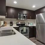 Modern Santa Monica 2Bedrooms With Jacuzzi &Parking