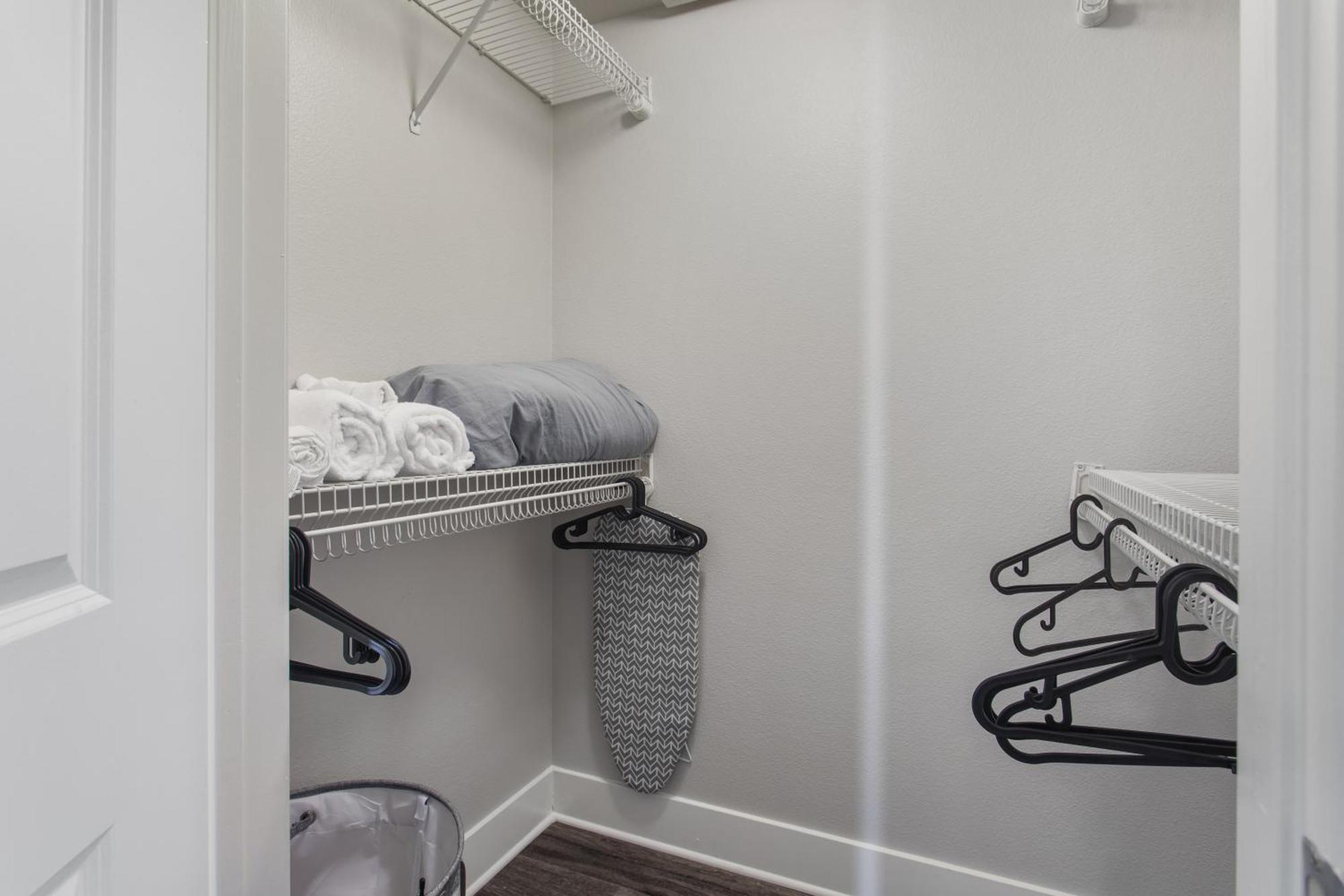 Modern 2bedrooms With Jacuzzi &parking Capsule hotel Santa Monica