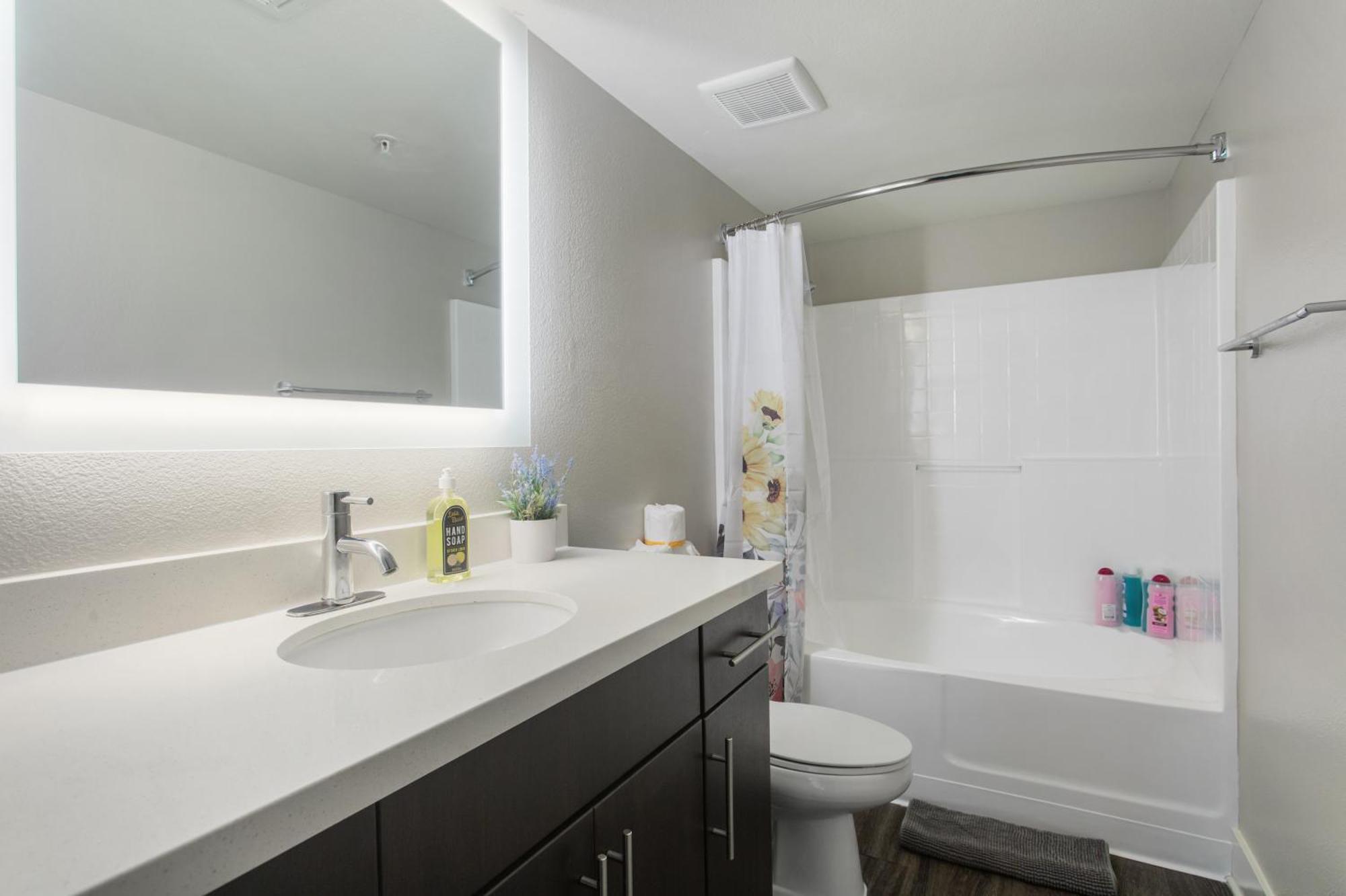 Modern 2bedrooms With Jacuzzi &parking * Santa Monica