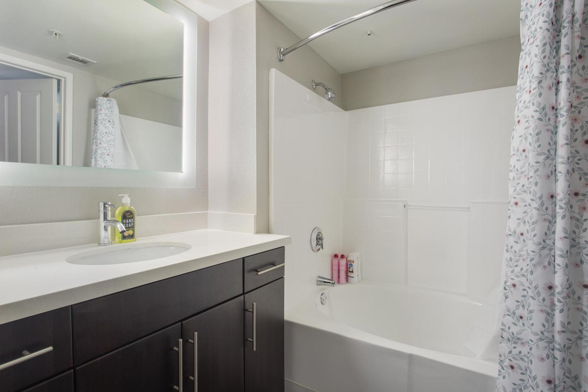 Modern 2bedrooms With Jacuzzi &parking Santa Monica