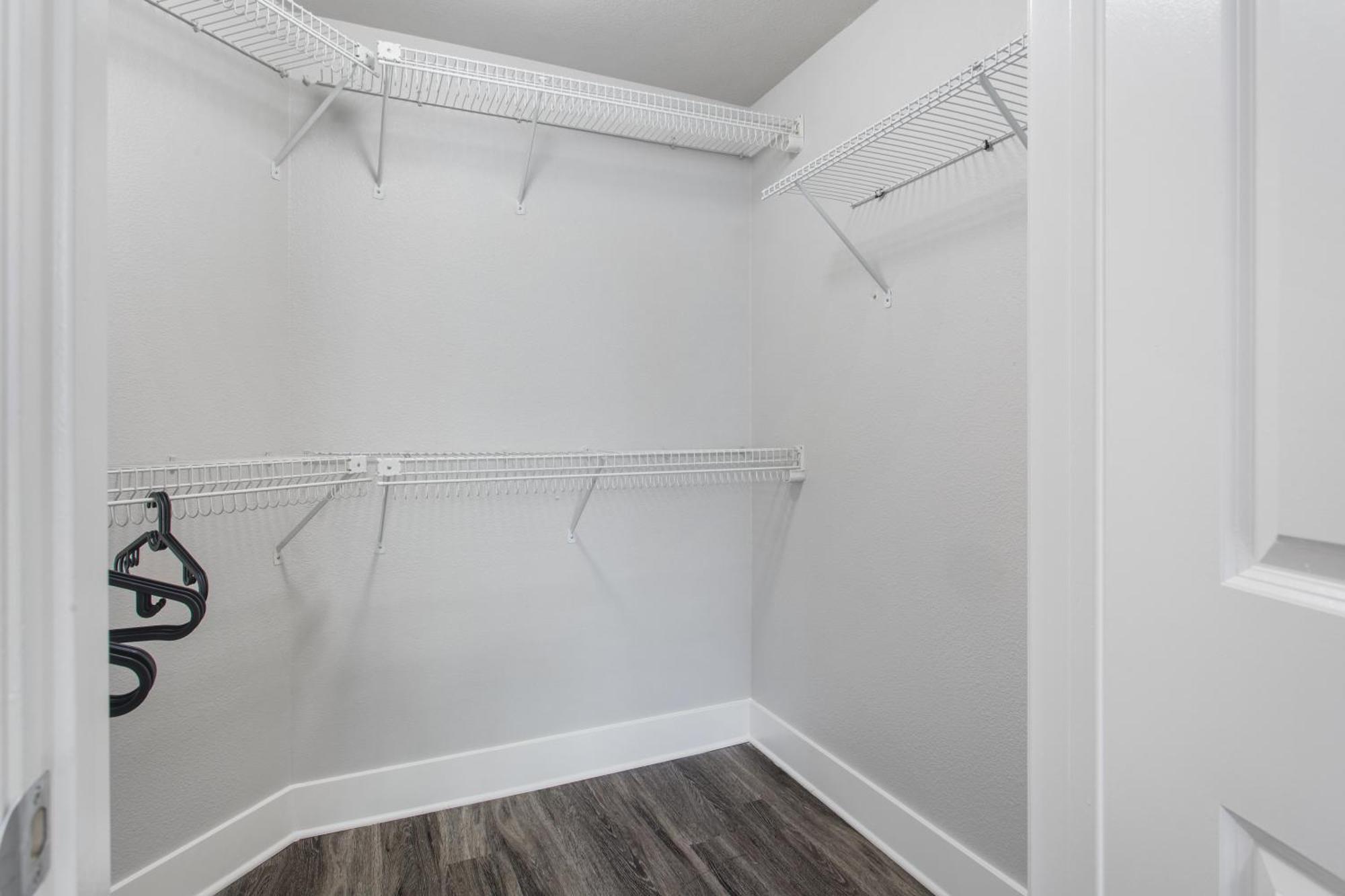 Modern 2bedrooms With Jacuzzi &parking Capsule hotel *